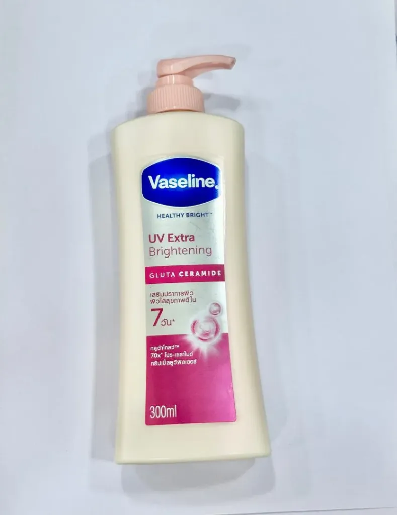VASELINE HEALTHY BRIGHT UV EXTRA BRIGHTENING ( GLUTA CERAMIDE ) LOTION 300mL